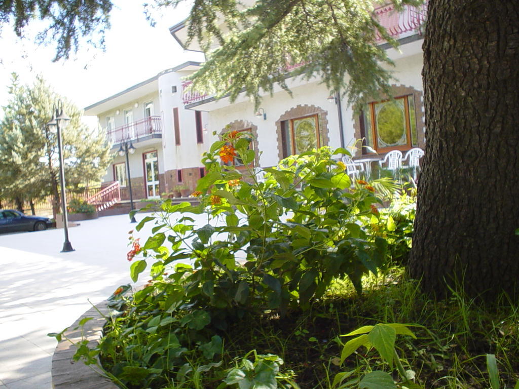 Hotel Del Lago Telese Terme Exterior photo