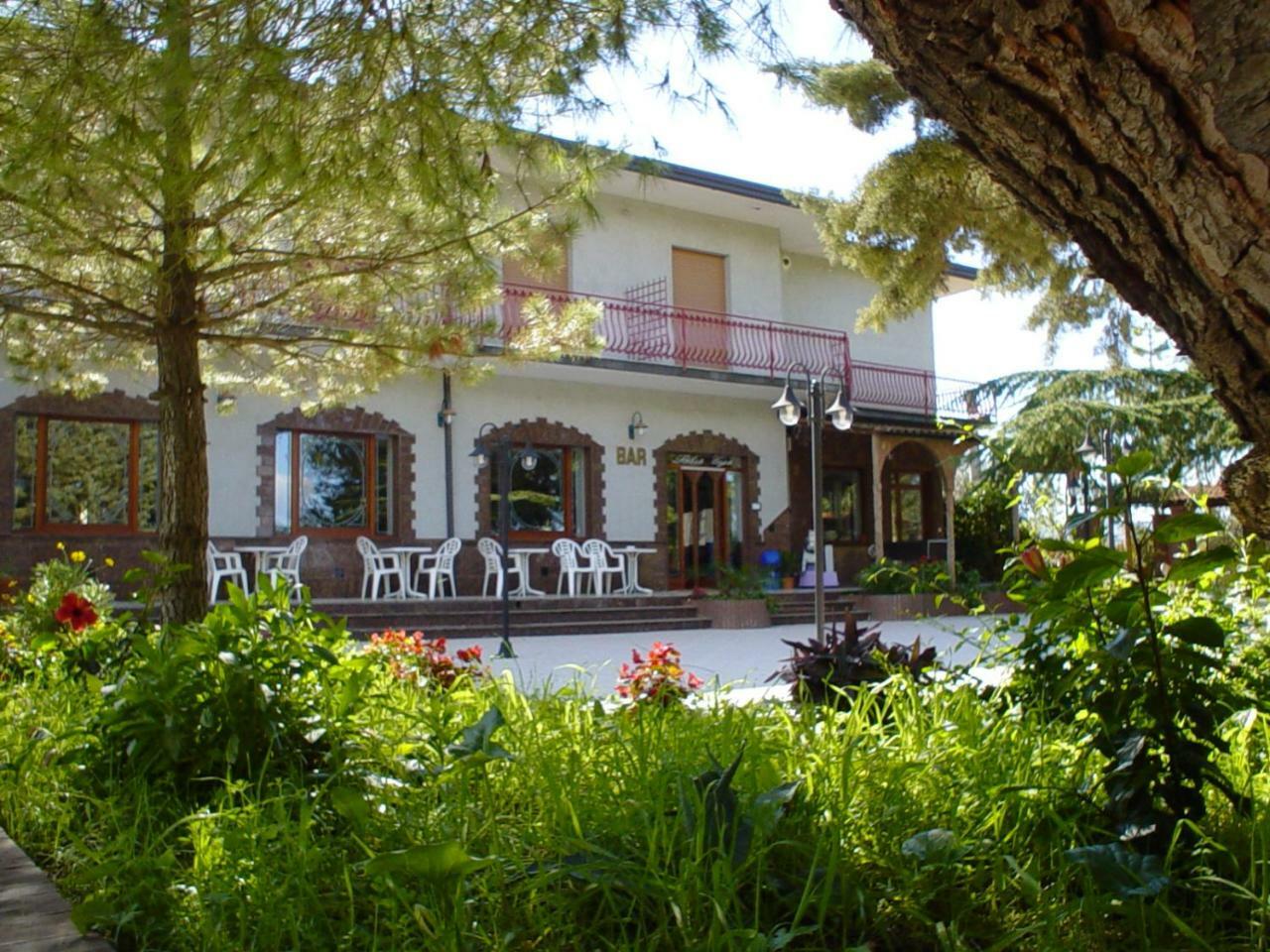 Hotel Del Lago Telese Terme Exterior photo